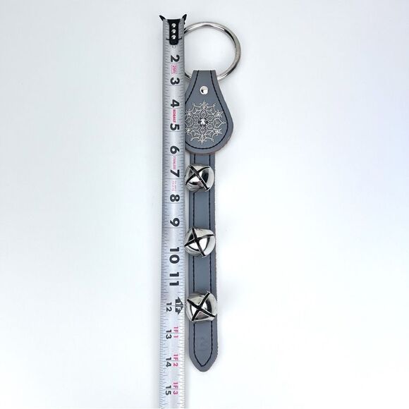 Belsnickel Bells’ 3-Bell Leather Strap with Snowflake Charm Gray - Picture 5 of 5